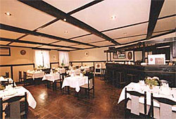 Интерьер <DIV style='POSITION: absolute; TOP: -777px'>штукатурки </DIV>кафе - <DIV style='POSITION: absolute; TOP: -777px'>строительной </DIV>барная стойка